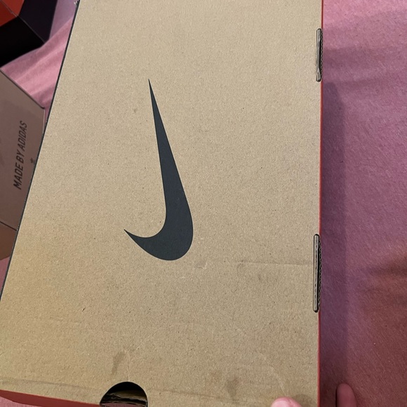 Jordan Retro 11 - Picture 4 of 6